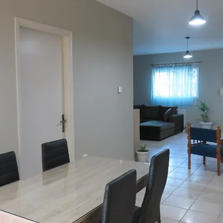 Comfortable And Spacious Near Beaches