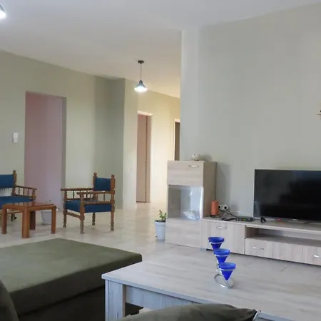 Comfortable And Spacious Near Beaches *